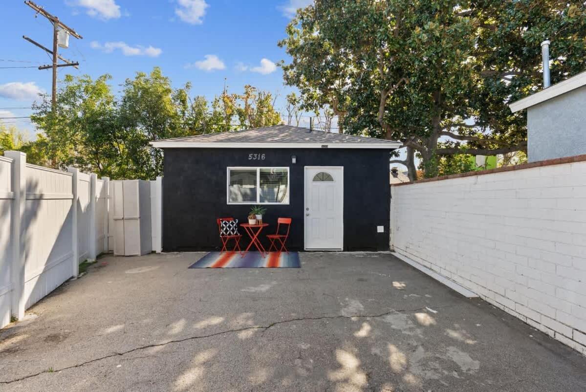 Charming Valley Village Retreat Los Angeles